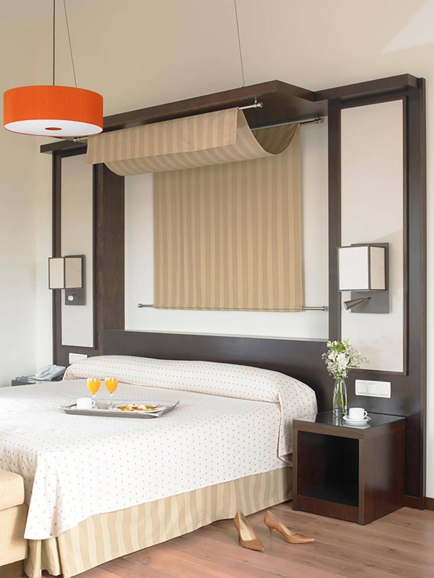 Hotel Isla De La Garena Alcala de Henares Room photo