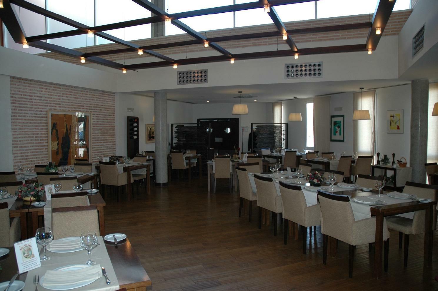 Hotel Isla De La Garena Alcala de Henares Exterior photo